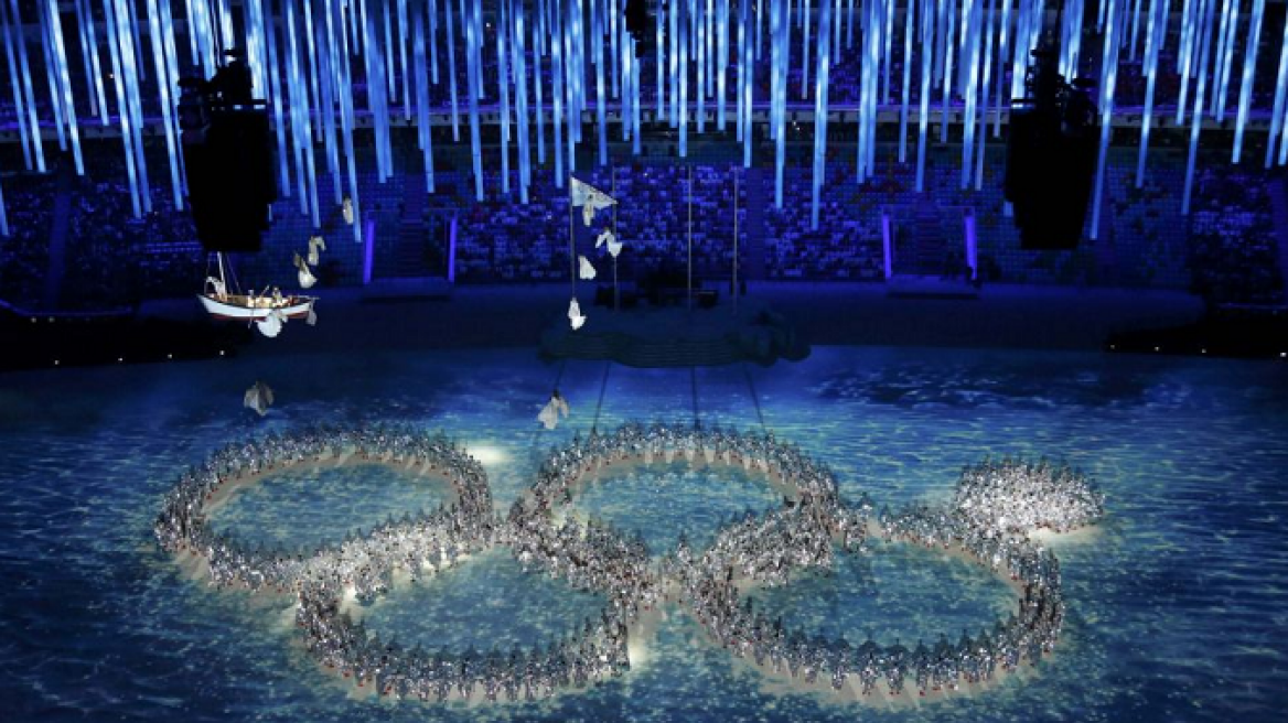 Φαντασμαγορική η τελετή λήξης των Χειμερινών Ολυμπιακών Αγώνων στο Σότσι